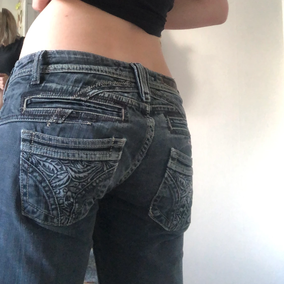 Gråa jeans