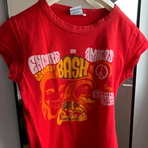 Röd babytee - Fin t-shirt storlek xs-s