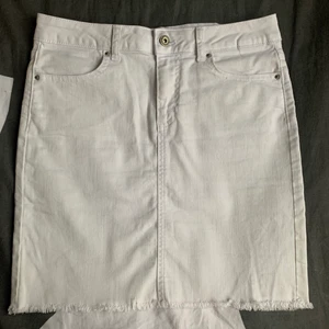 Kjol - Kjol från PIECES. Har använt bara 2 gånger. 