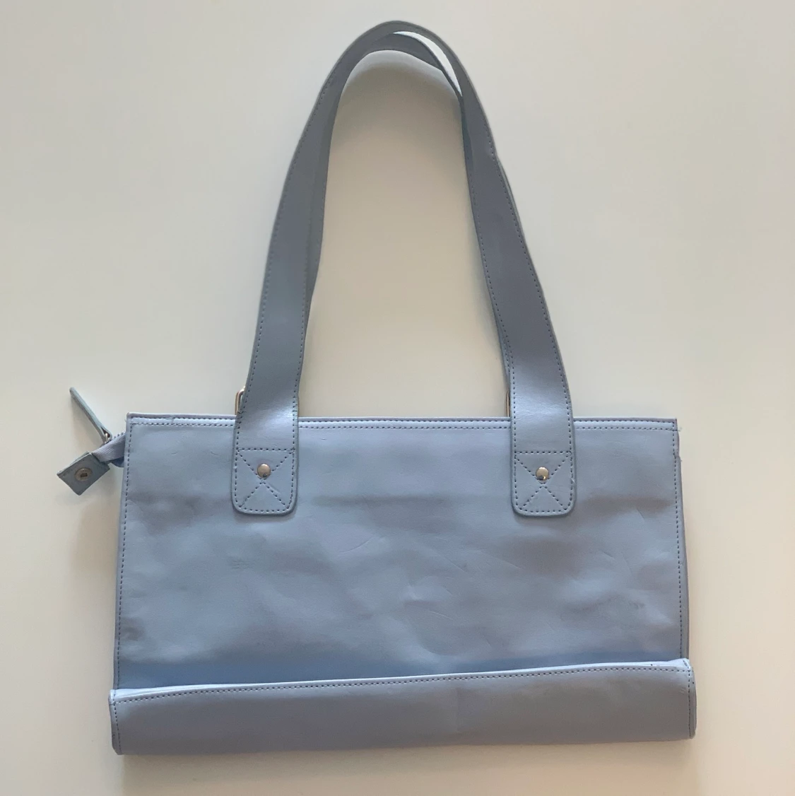 Rymlig axelväska - 90