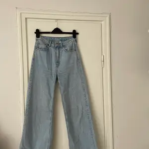Weekdays vida jeans i modellen ace! Så fina och sköna men tyvärr för stora för mig. 
