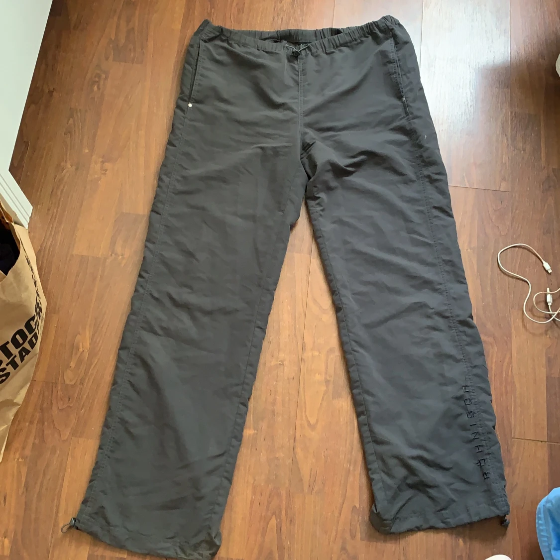 Gråa tunna byxor 😍