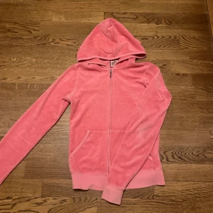 Juicy Couture tröja - Söt kofta ifrån Juicy Couture. Jag brukar ha S och passar fint