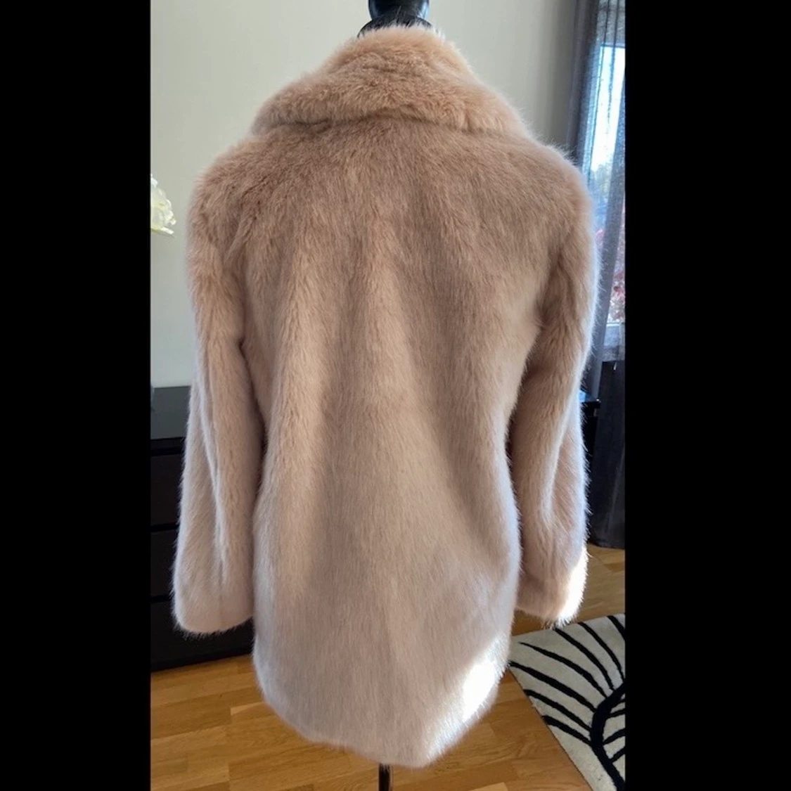 ZARA Fakefur jacka Ombloggad nyskick - 91