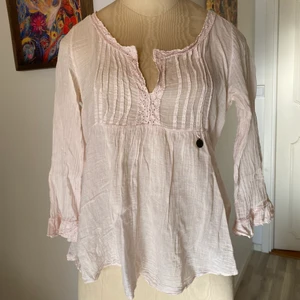 Odd Molly blus  - Söt ljusrosa blus från Odd Molly i storlek 1(S), 130kr eller högstbjudande 