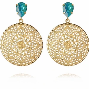 Örhängen - Caroline Svedbom - Caroline Svedbom örhängen - Alexandra Earrings / Laguna Delite. Aldrig använda så de är i mycket bra skick🌟💕