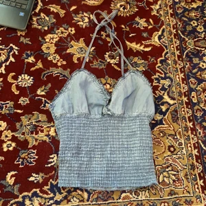 Halterneck jeanstopp  - En jättefin halterneck jeanstopp💓 har klippt av den från en byxdress! Gammal kollektion från bikbok, lite större än S