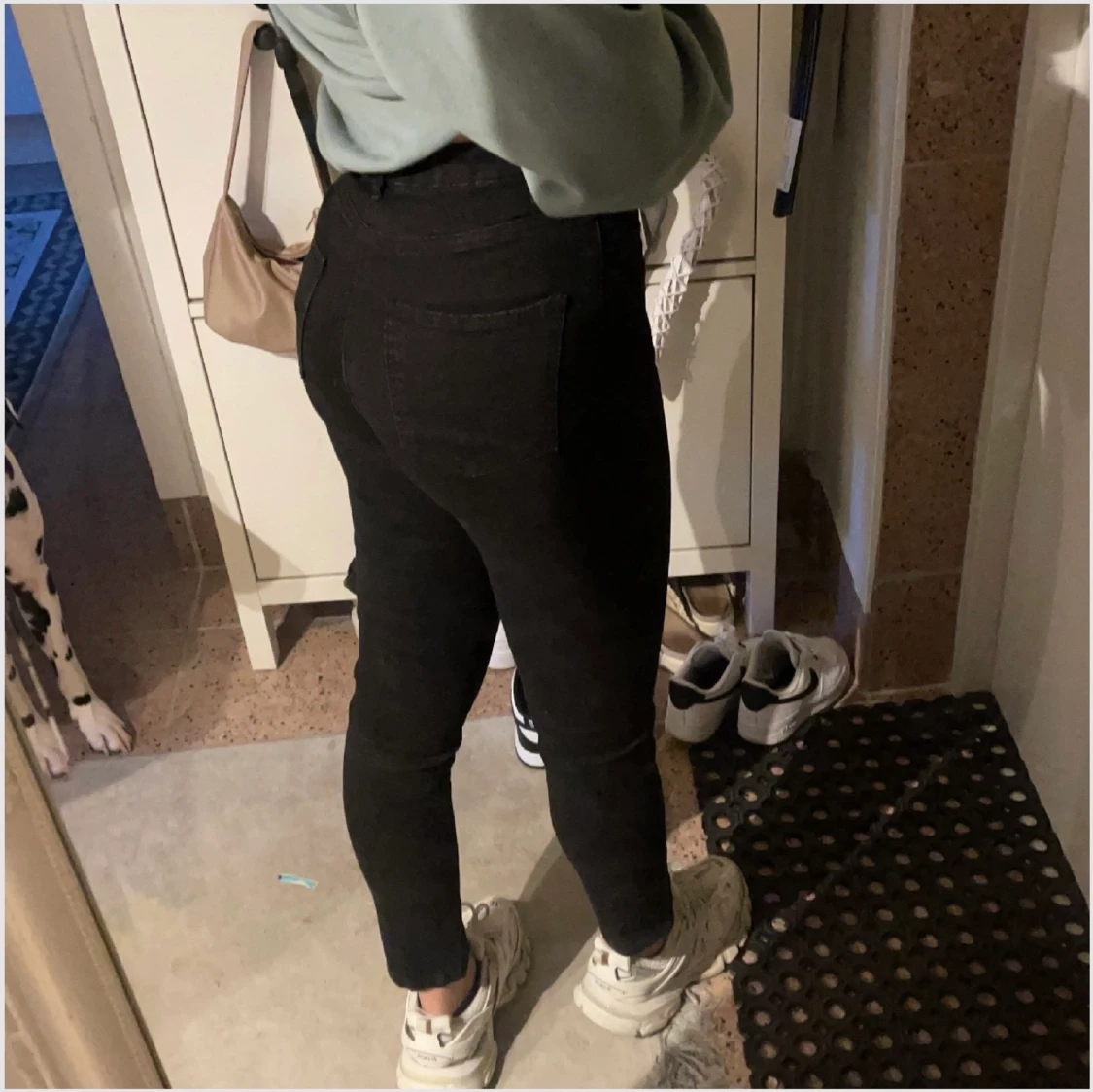 Svarta jeans med slits  - 90