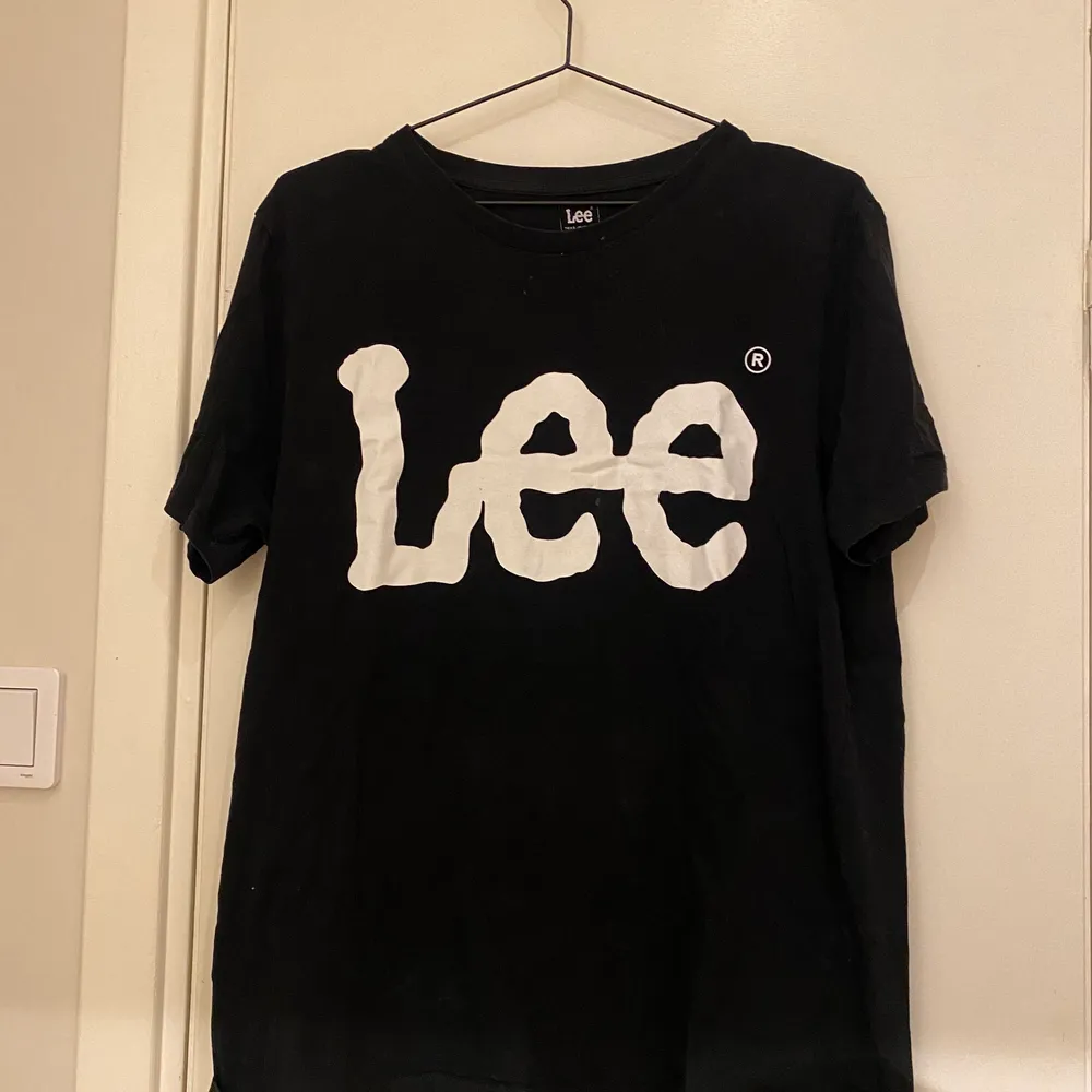Lee Tshirt storlek L. T-shirts.