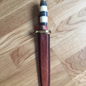 Oslipad dolk - En oslipad dolk i stainless steal från Pakistan 