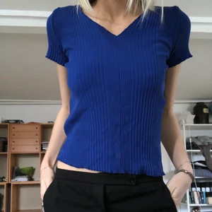 Blå T-shirt  - Blå T-shirt slutsåld från zara