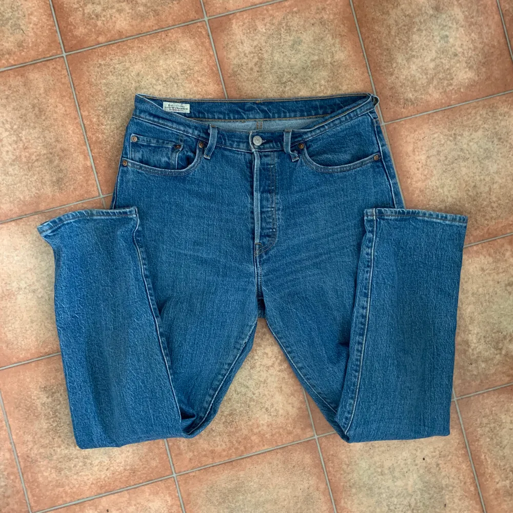 Vintage baggy levis jeans 501:or. Obs: Se sista bilden! W29 L28 så snygga oversized! Finns ej foto på! . Jeans & Byxor.