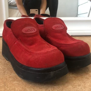 Platåskor - Riktigt gulliga platåskor ❤️ säljer då dom inte kommer till vidare användning. Fraktinfo står nedan 