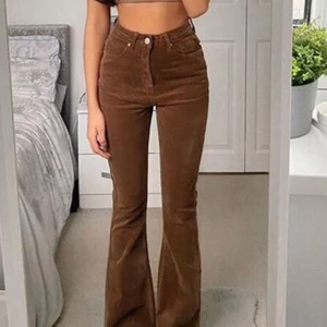 Corduroy pants - Tänkte sälja dessa snygga o populära byxorna ifrån SHEIN. Tyckte inte riktigt de va min stil. Helt oanvända st XS. Nästan slutsålda i denna färgen på SHEIN🤎 (första bilden är lånad) köp direkt för 220kr eller buda!