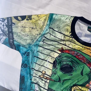 Alien - Tshirt - Aldrig använt. Storlek XL. Kan mötas upp eller fraktas✨