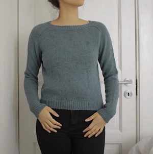 Office Sweater  - Hemstickad sweater. Stickad i ren Alpacka ull från Isager garn! Super mjuk! Stickmönster av Knitflitter - perfekt till hemma kontoret! 