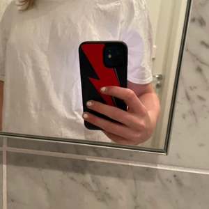 Missguided t-shirt  - En as cool tröja från Missguided som är använd några gånger men inget som syns! 😻