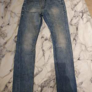 Ett par jeans, storlek w29 l34. Normal hög midja. 35 kr + frakt. Skriv för fler bilder