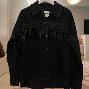 Overshirt  - Skjortjacka från zara, jag skulle säga att den är lite over size 
