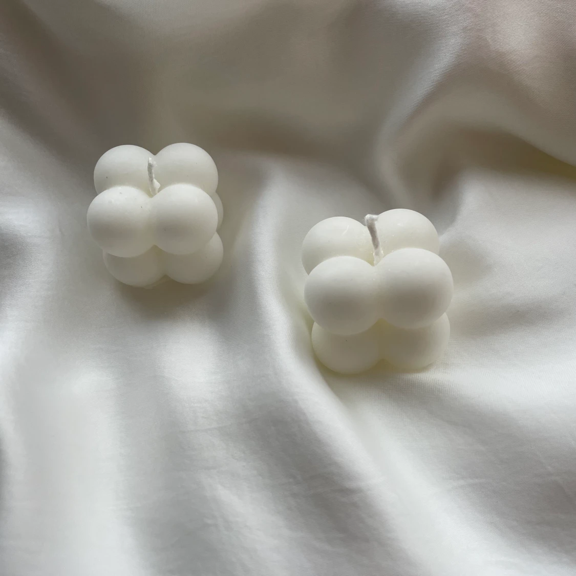 Småbubbelljus i färgen Cotton  - 90