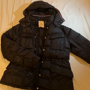 Moncler jacka storlek 3 (medium) - Äkta gammal modell köpte den från Frankrike