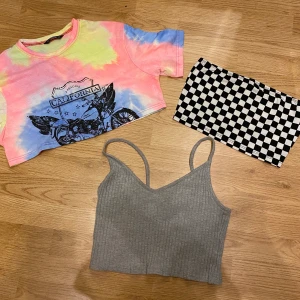 Söta toppar - Tre stycken jättesöta och bekvämts croppade toppar, säljer då dem inte används längre. Alla är i storlek S. Säljer dem var försig för 40 kr eller alla för 100