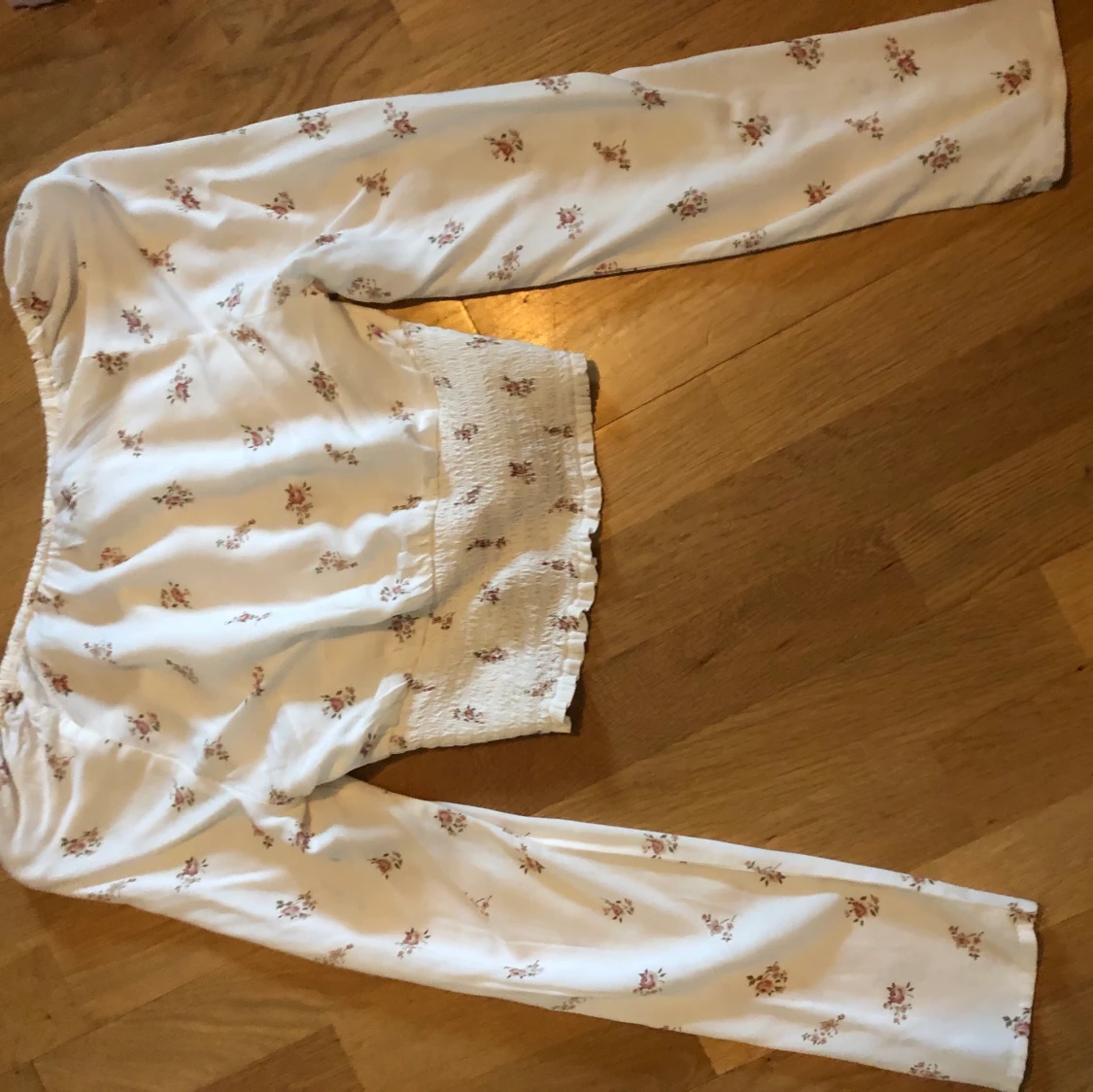 Super söt tröja från Hollister  - 90