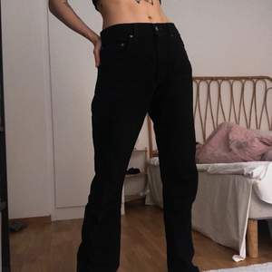 Levi’s jeans i gott skick. Jeansen är för stora för mig, därför säljer jag dem. Kan mötas upp i Norrköping, annars tillkommer fraktkostnad.