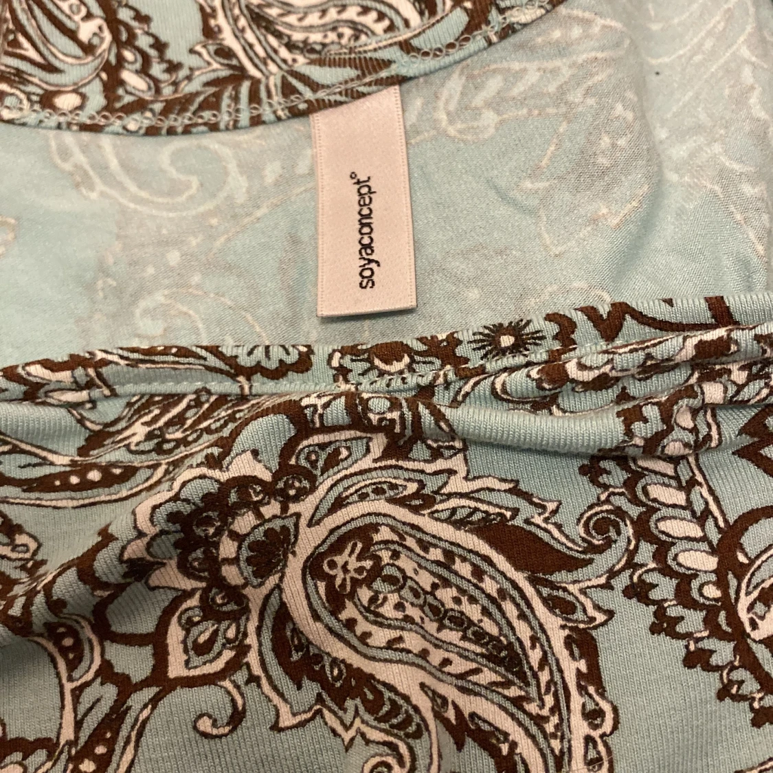 Mönstrad klänning - 90