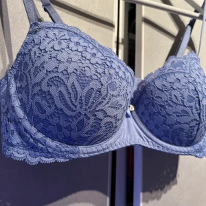 Bh Hunkemöller - Helt ny BH i babyblå från Hunkemöller i storlek 75B, oanvänd💙 