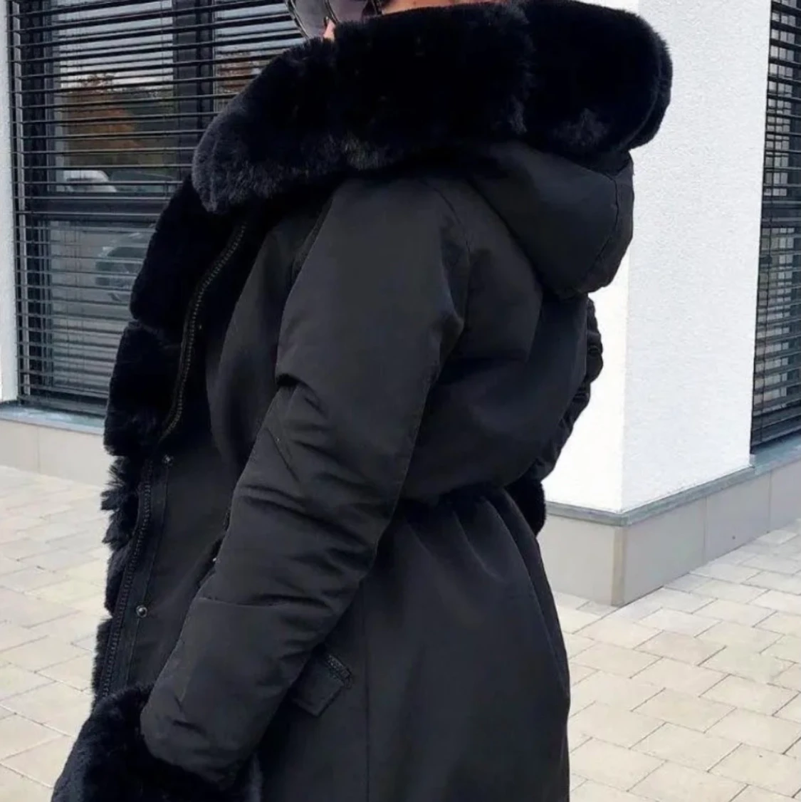 Vinter svart jacka  med svart äkta päls - 90