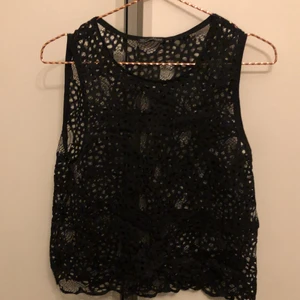 Zara spets linne - Spetslinne från zara. I bra skick. Stl S.