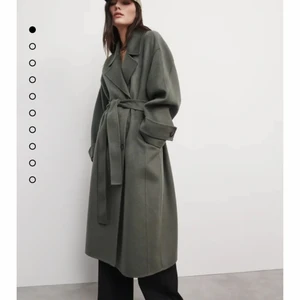 Söker denna kappa - Är det någon som vet vart jag kan får tag på denna underbara kappa. Eller om någon har den och vilj sälja