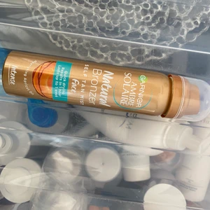 Garnier natural bronzer, self tan mist  - Garnier natural bronzer, self tan mist. Kommer ej till användning och är endast prövad