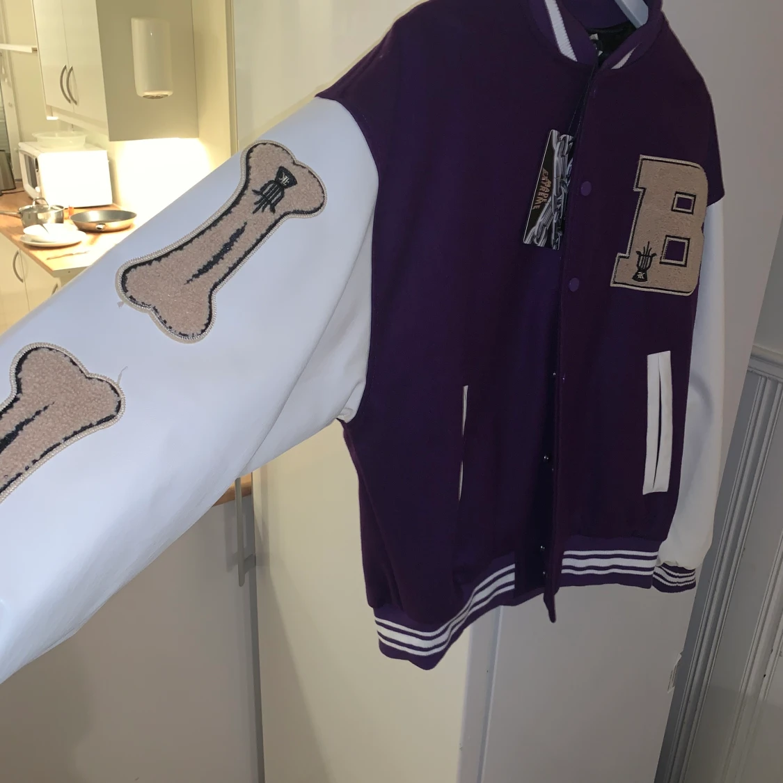 Helt ny trendig college jacka. - 91