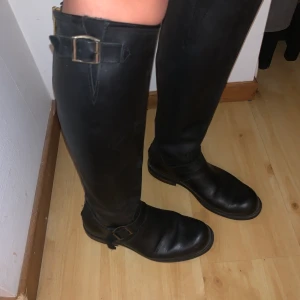 Primeboots  - Pent brukte primeboots med gull glidelås, ingen slitasje. 