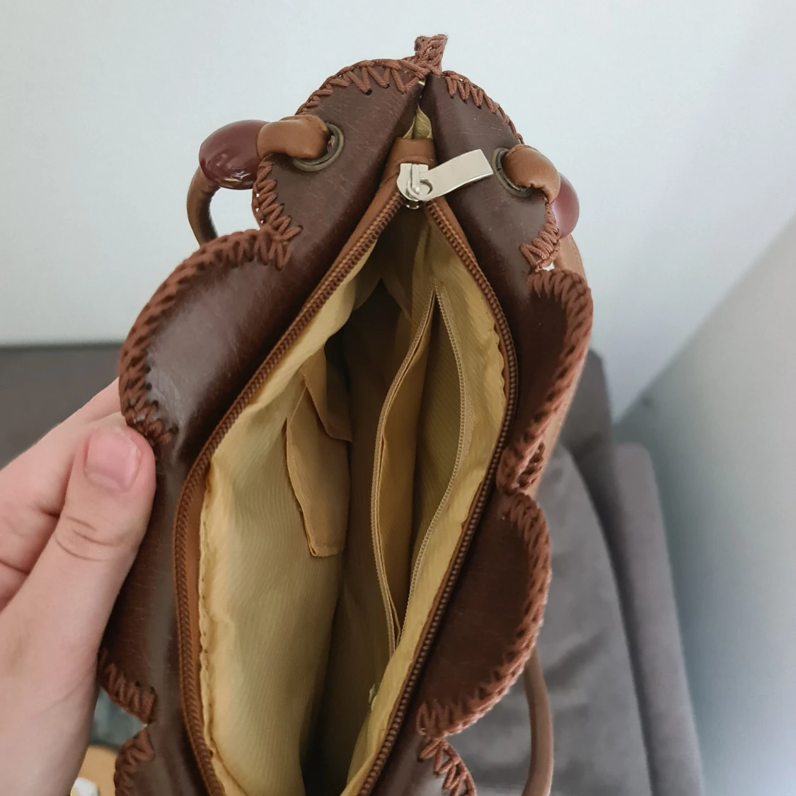 Läderväska med blommönster - 91