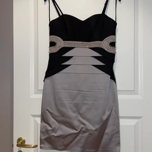 Klänning  - Klänning storlek 38