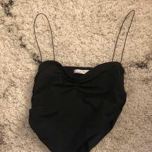 Svart linne - Använd 1-2 gånger och bra skick 