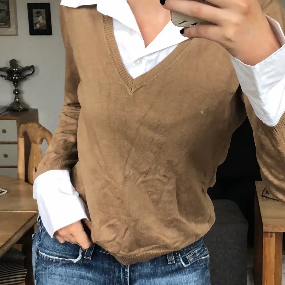 En så fin pullover tröja med insydd skjorta . Tröjor & Koftor.