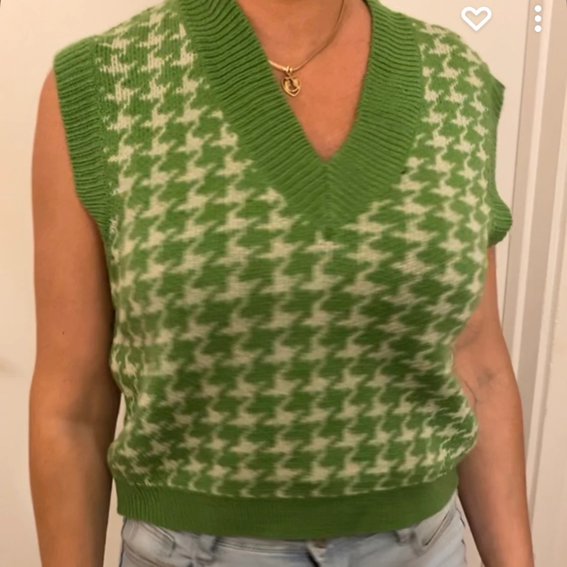 Stickad väst strl L - 90