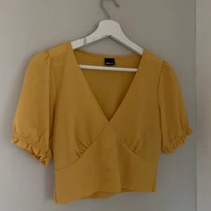 Blus - Kortare blus/topp i fin höstfärg✨ frakt inräknat i priset