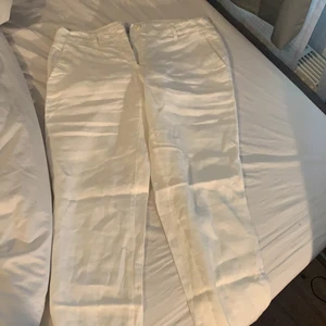 Linnebyxor  - Lågmidjade linnebyxor! Storlek 38 men är mer som en 36! 