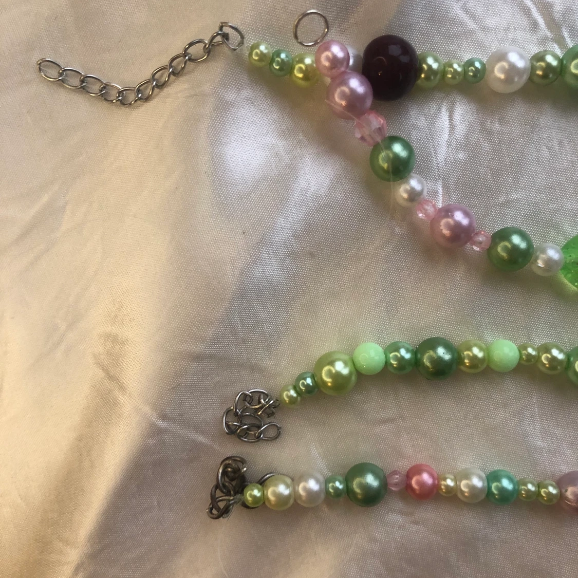 gröna pärlhalsband  - 91