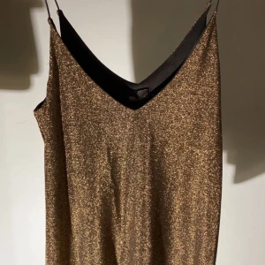 Linne - Oanvändt linne, nypris 299.