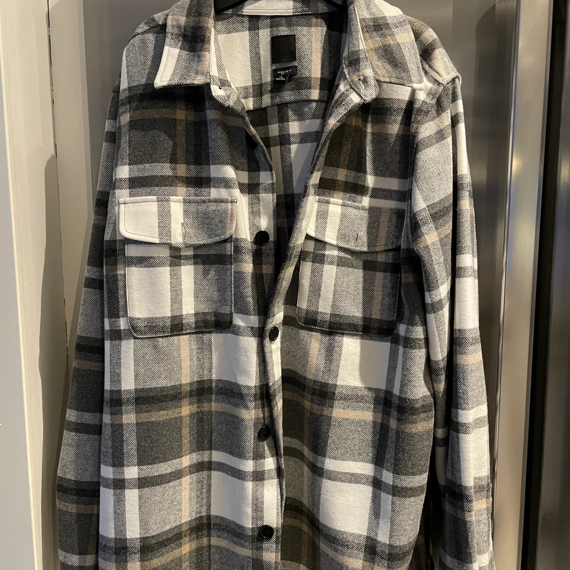 Oanvänd jacka från HM - 90