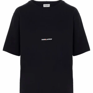 Saint Laurent Tshirt - Tar en intressekoll på min Saint Laurent tshirt som är använd 2 ggr. Säljes då den ej kommer till användning. Nypris var ca 3000kr. Fler bilder kan skickas:)