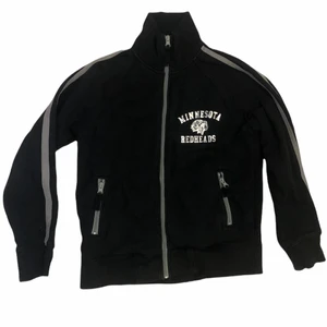 Zip up hoodie - Otroligt cool zip up hoodie som tyvärr är för liten för mig😌