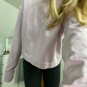 Rosa tröja från acne - Säljer denna rosa tröja från Acne Studios i storlek S😁