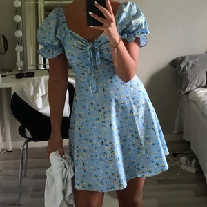 Sommarklänning  - Säljer ännu en super fin sommarklänning. Den kom inte heller till användning, så den är också i bra skick. 